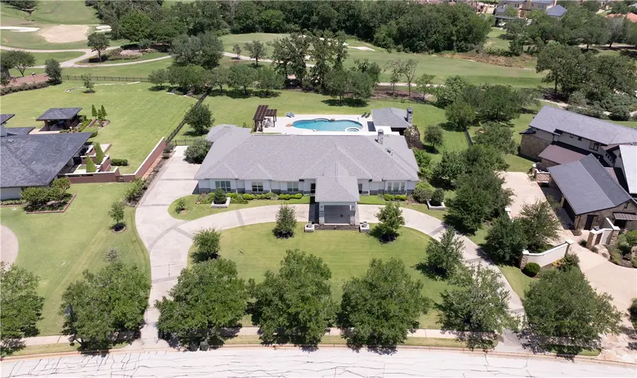4718 Miramont Circle, Bryan, TX 77802 - Image #2