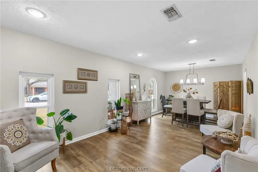 3814 Holly Drive, Bryan, TX 77802-4511 - Image #2