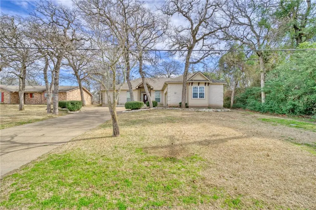22 Golfview Drive, Hilltop Lakes, TX 77871 - Image #1