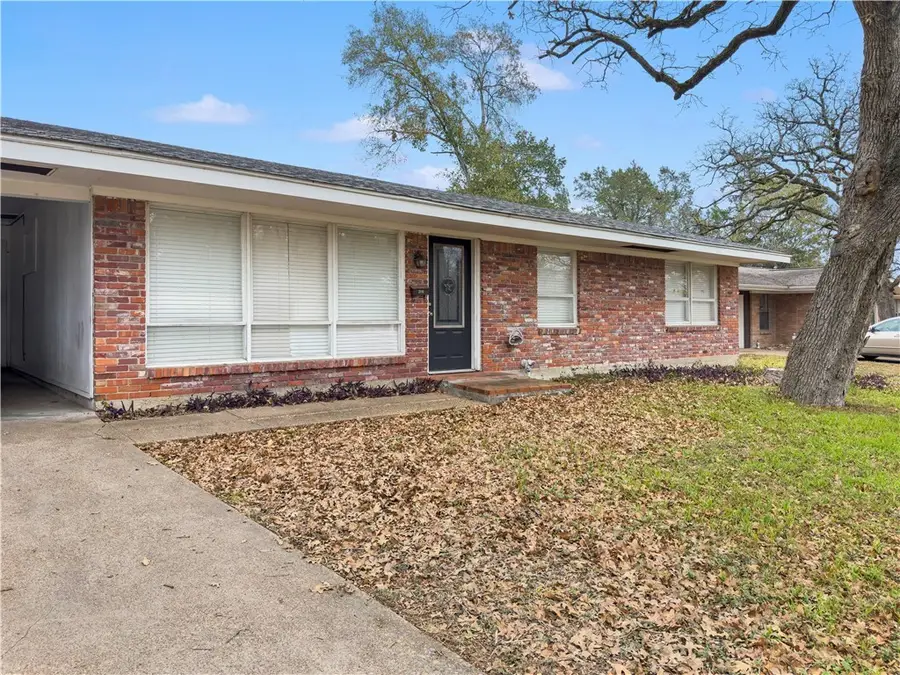 216 North Avenue W, Bryan, TX 77801 - Image #2
