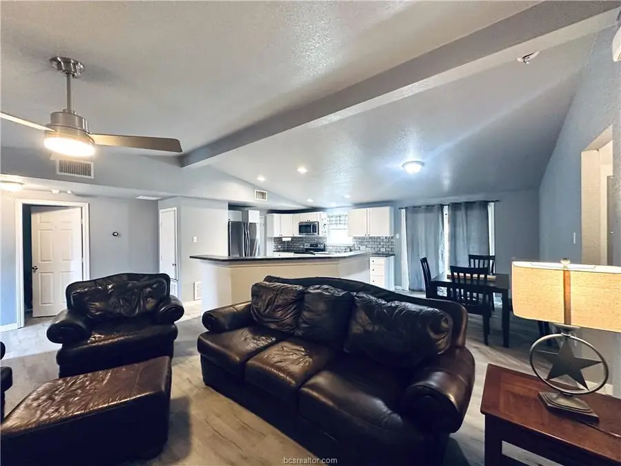 704 Riley Street, Rockdale, TX 76567 - Image #3