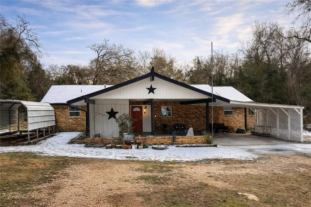 31 Hawaii Lane, Hilltop Lakes, TX 77871 - Image #1