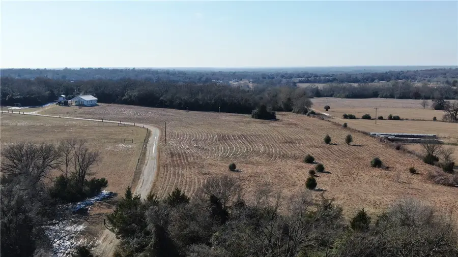 1692 Henry Prairie Road, Franklin, TX 77856 - Image #2