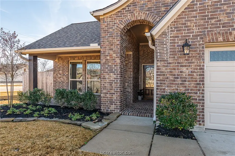 3045 Peterson Circle, Bryan, TX 77802 - Image #2