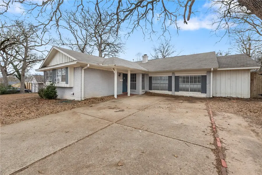 1402 Dominik Drive, College Station, TX 77840 - Image #2