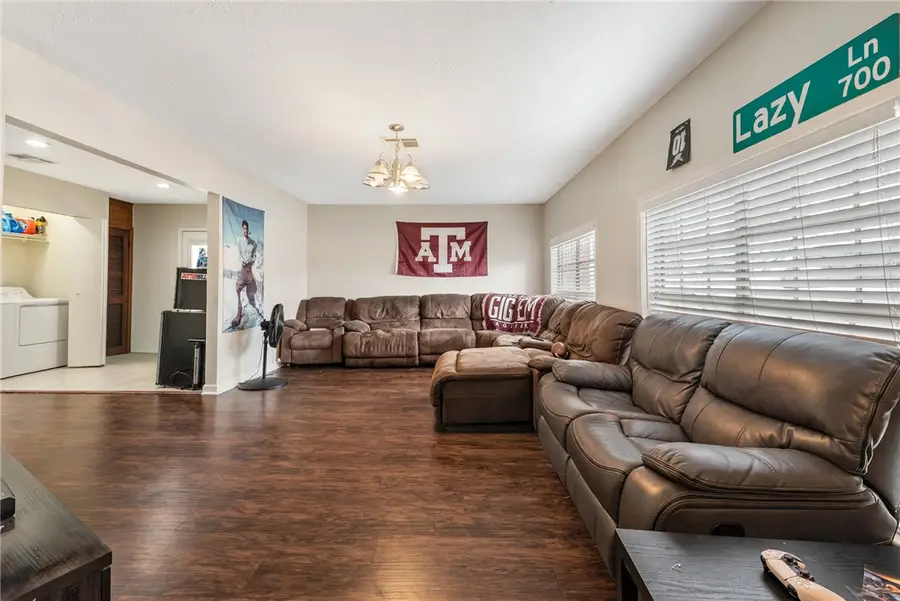 1402 Dominik Drive, College Station, TX 77840 - Image #3