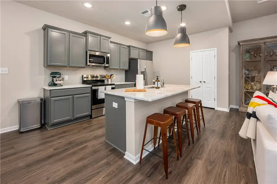 6305 Raleigh Drive, College Station, TX 77845 - Image #3