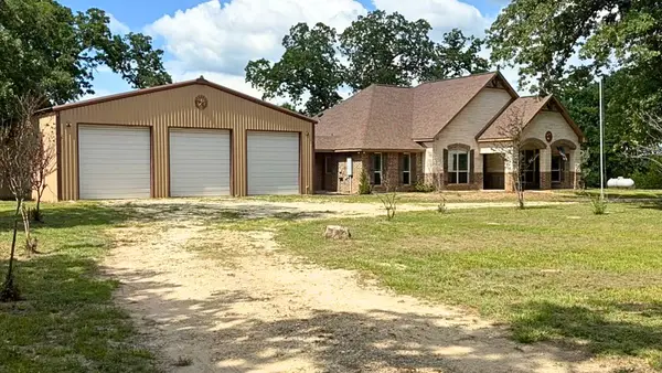 325 Planter Pointe Drive, Normangee, TX 77871