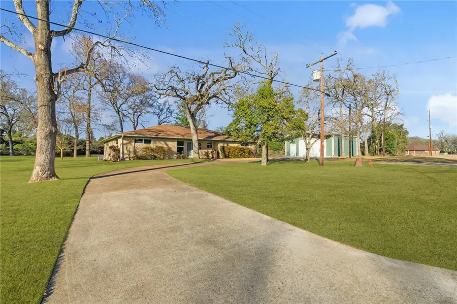 117 Golfview Drive, Hilltop Lakes, TX 77871 - #3