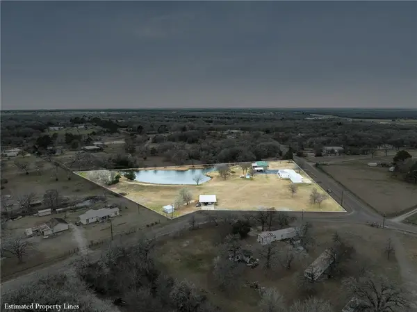 1375 Paradise Way, Navasota, TX 77868