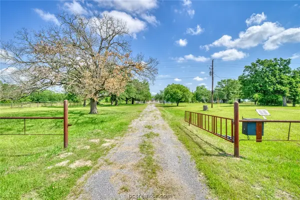 5085 Highway 75 S, Madisonville, TX 77864
