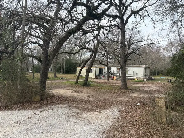 8443 Twisting Trail, Bryan, TX 77808