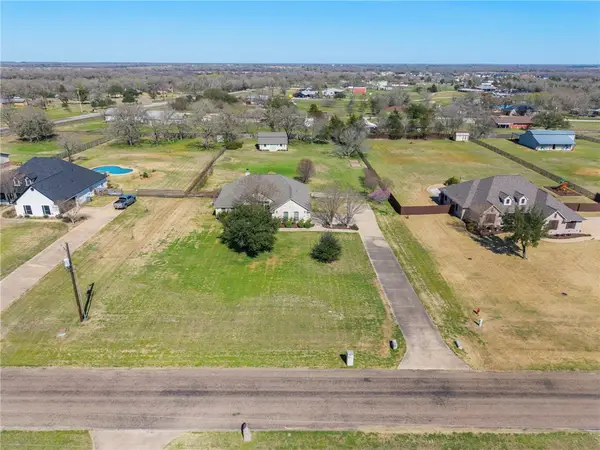 5729 Easterling Drive, Bryan, TX 77808