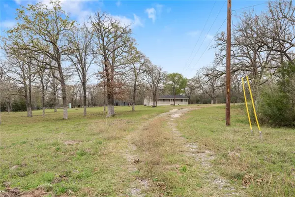 7111 Refugio Circle, Bedias, TX 77831