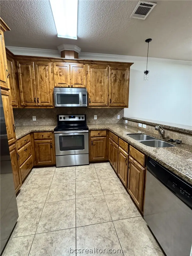 3807 Silverthorne, College Station, TX 77845 - #3