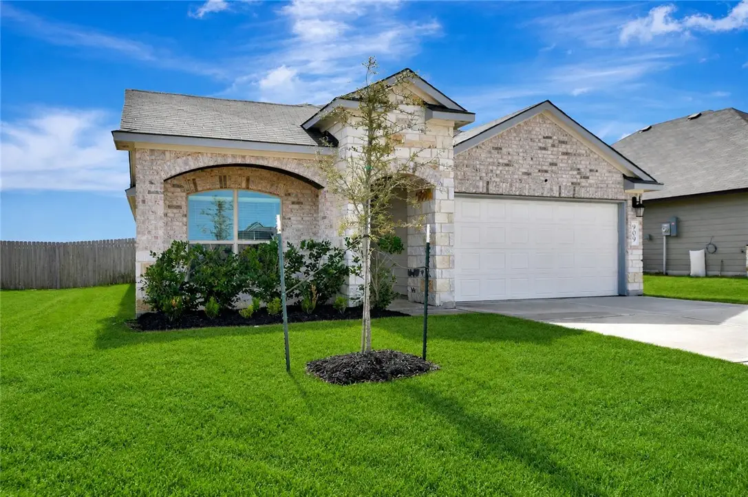 909 Davy Street, Brenham, TX 77833 - #1