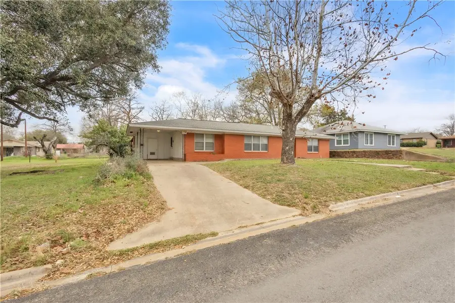 405 E Brown Street, Hearne, TX 77859 - #3