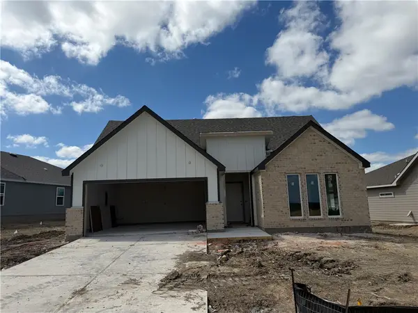 1717 San Jacinto Dr, Brenham, TX 77833