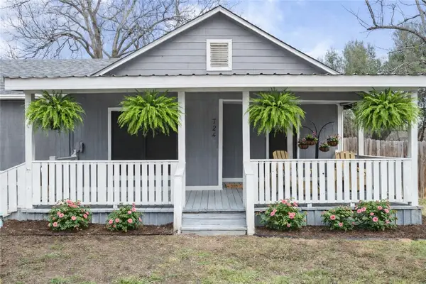 724 Scarbrough Street, Rockdale, TX 76567