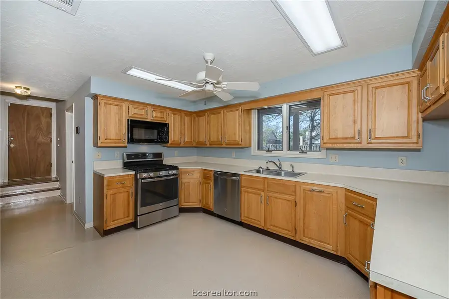 208 Fireside Circle, College Station, TX 77840 - #3