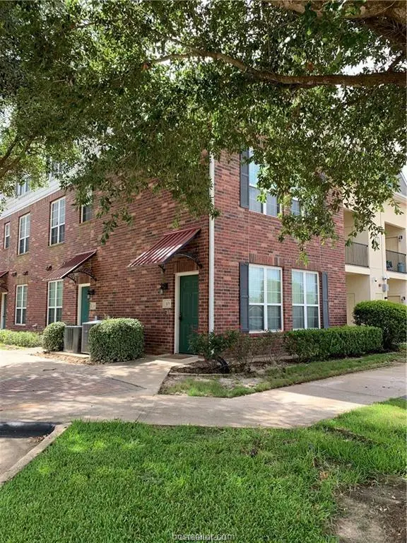 801 W Luther Street W #105, College Station, TX 77840