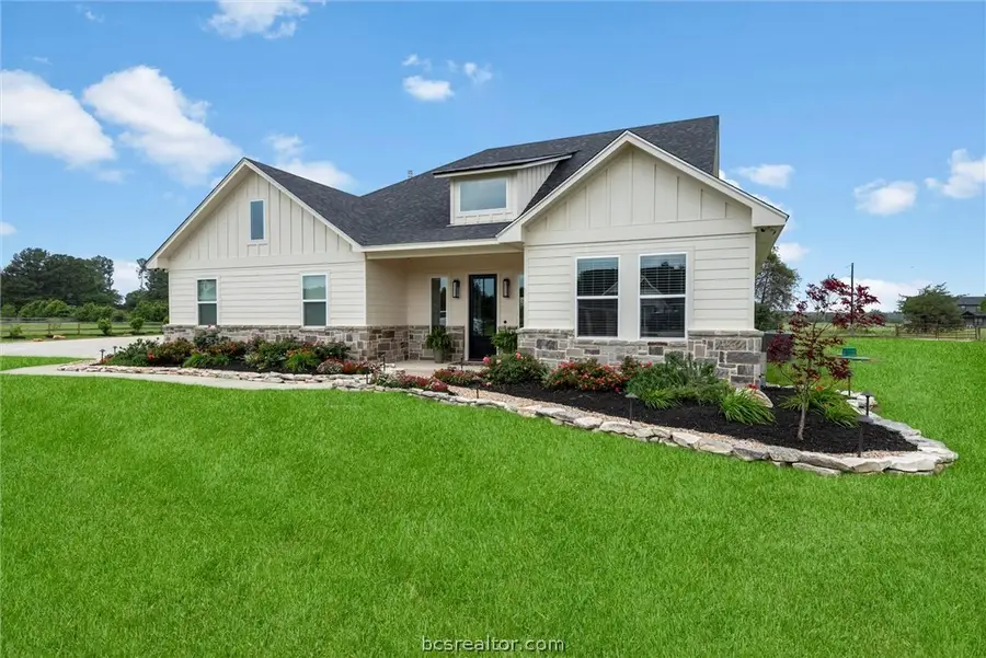 914 Axis Lane, Franklin, TX 77856 - #3