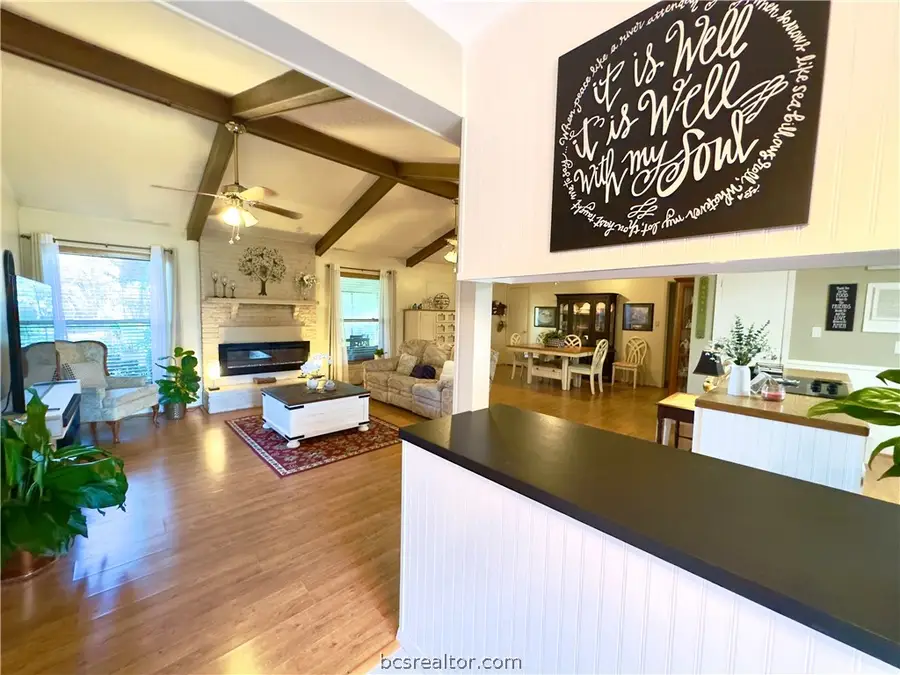 212 Golfview Drive, Hilltop Lakes, TX 77871 - #2