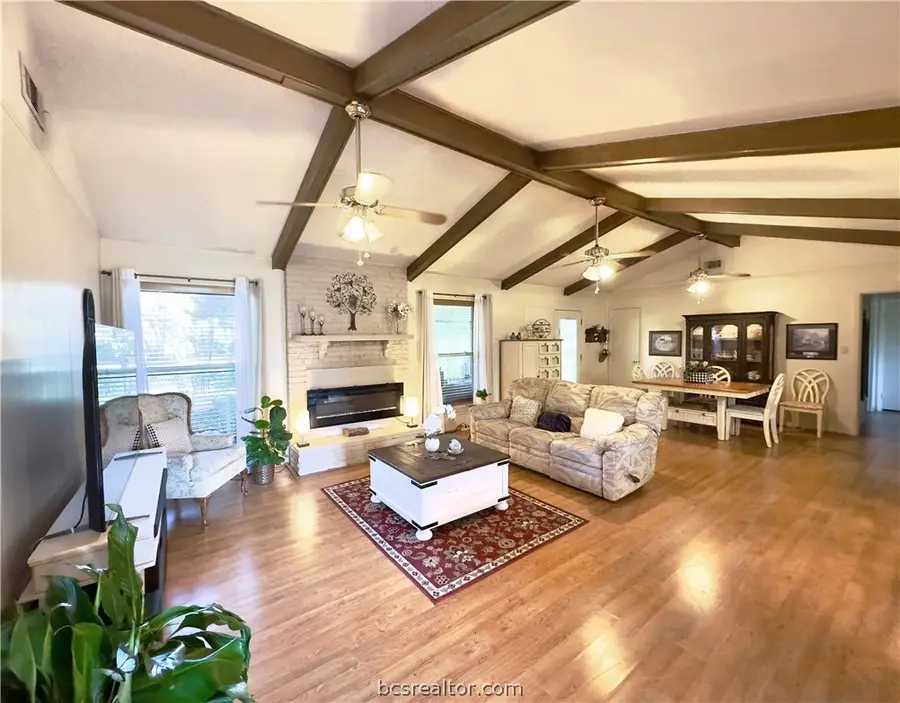 212 Golfview Drive, Hilltop Lakes, TX 77871 - #3