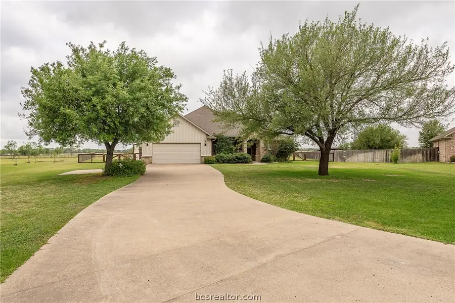 4192 Wagonwheel Road, Bryan, TX 77808 - #2