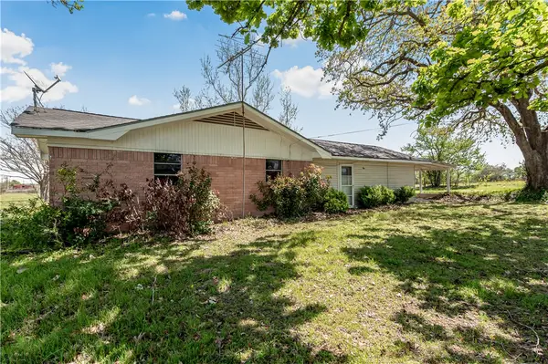 533 S Texas Street, Milano, TX 76556