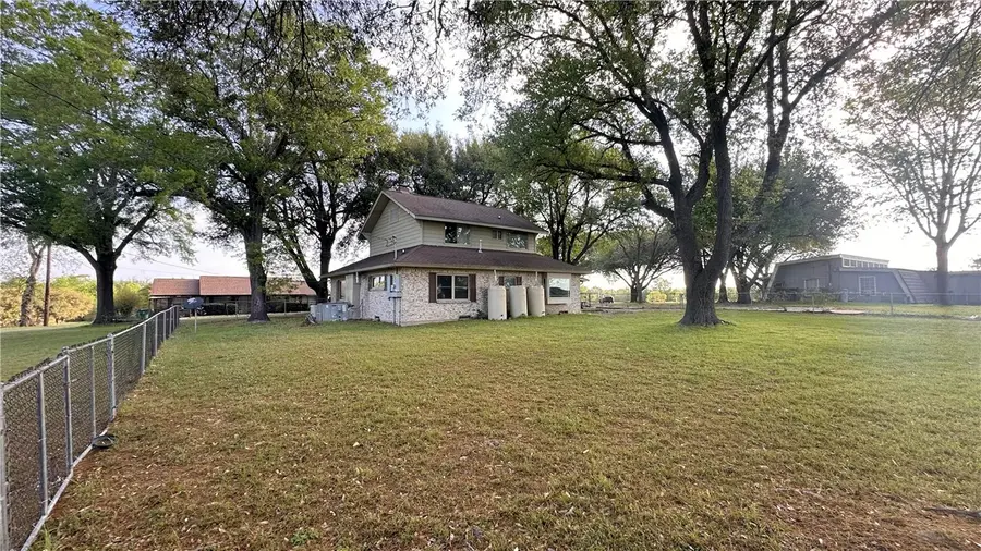 4 W Manning Street, Madisonville, TX 77864 - #2
