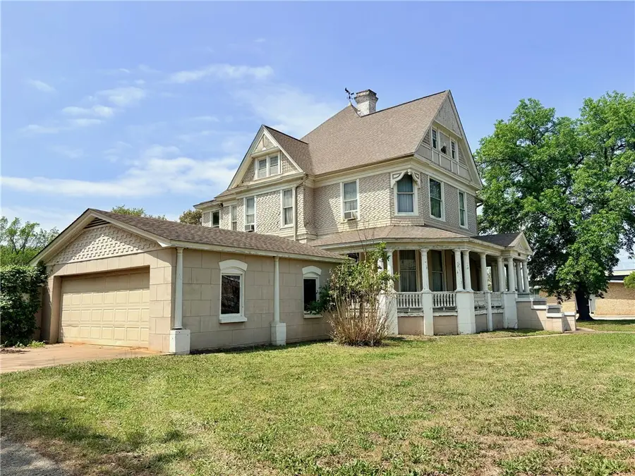 402 Cedar Street, Hearne, TX 77859 - #3