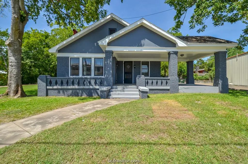 404 W Main Street, Bellville, TX 77418 - #1
