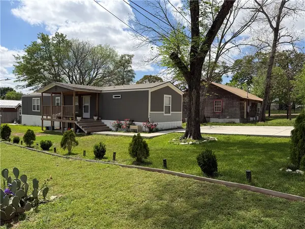 304 E 1st Street, Hearne, TX 77859