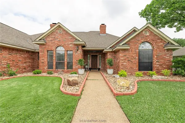 2905 Aztec Court, College Station, TX 77845