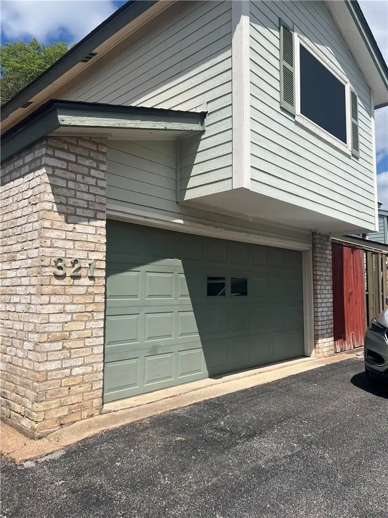 321 E Main Street, Brenham, TX 77833 - #2