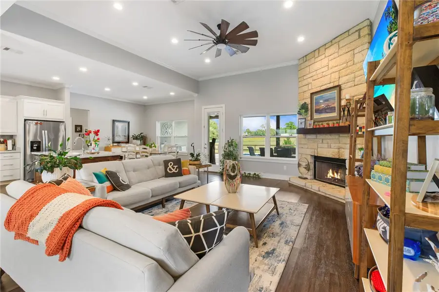 928 Azalea Drive, Franklin, TX 77856 - #3