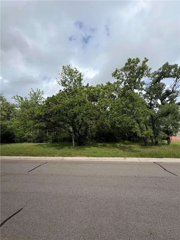 1011 Holt Street, College Station, TX 77840