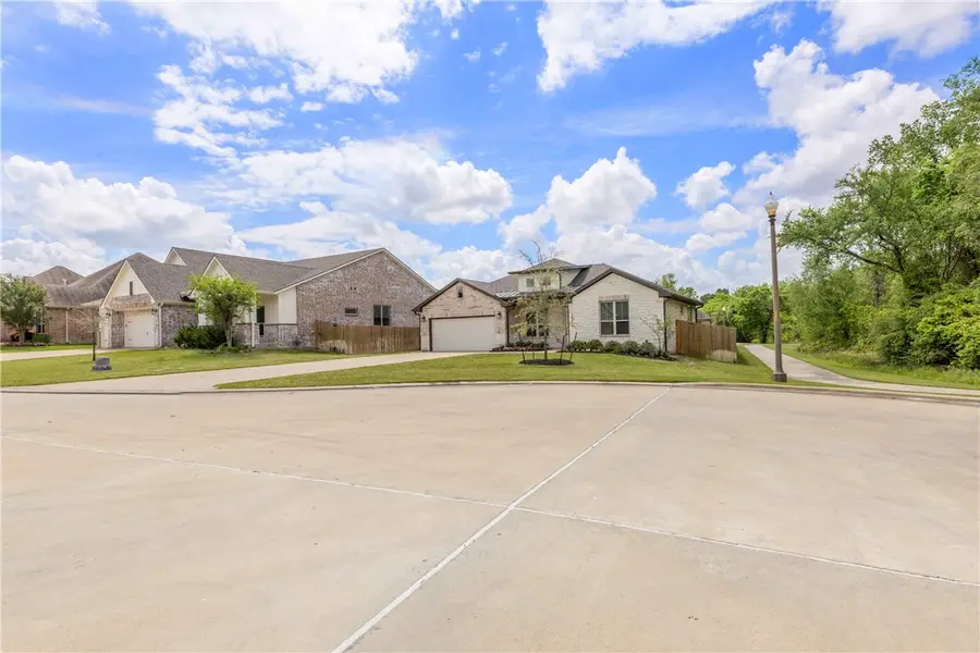 3511 Wildwood Court, Bryan, TX 77808 - #3