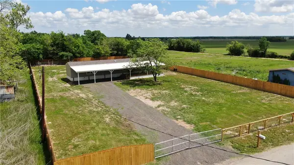 335 County Road 352, Gause, TX 77857