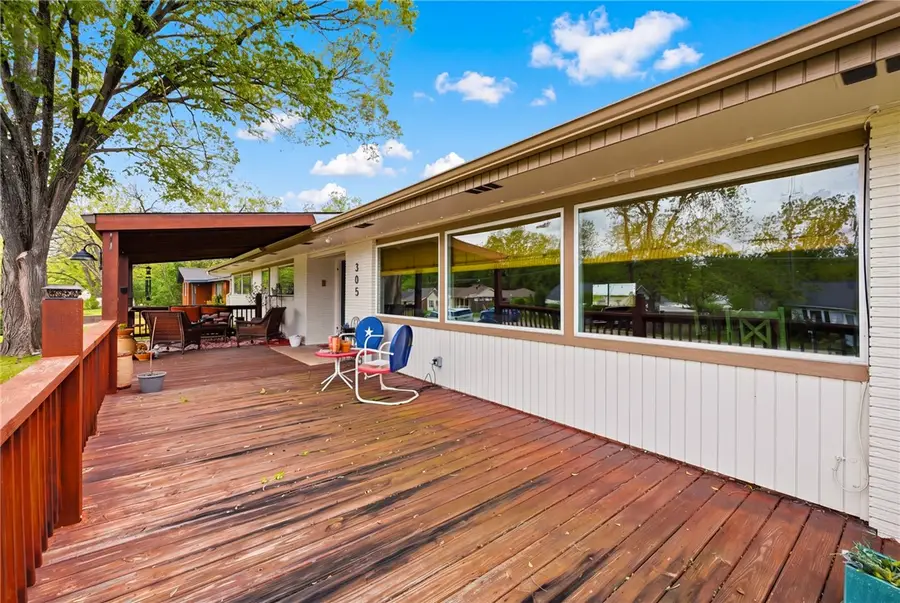 305 N Harvey Street, Caldwell, TX 77836 - #3