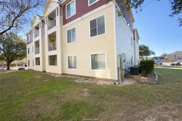 515 Southwest Parkway #103, College Station, TX 77840