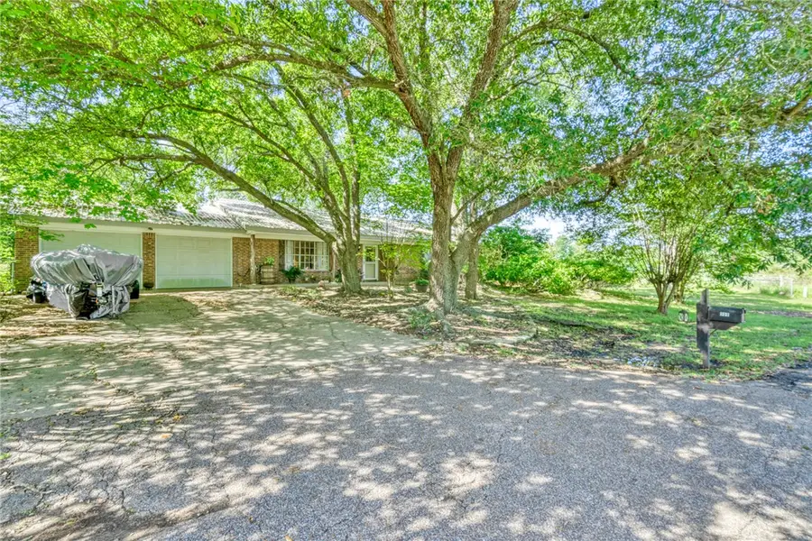 309 Heath Avenue, Madisonville, TX 77864 - #3