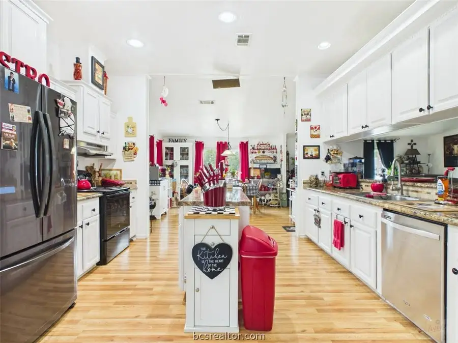 501 Broncos Circle, Somerville, TX 77879 - #2