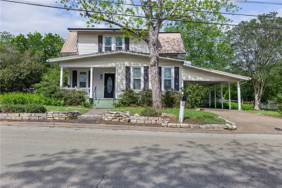 305 S Main Street, Caldwell, TX 77836 - #2