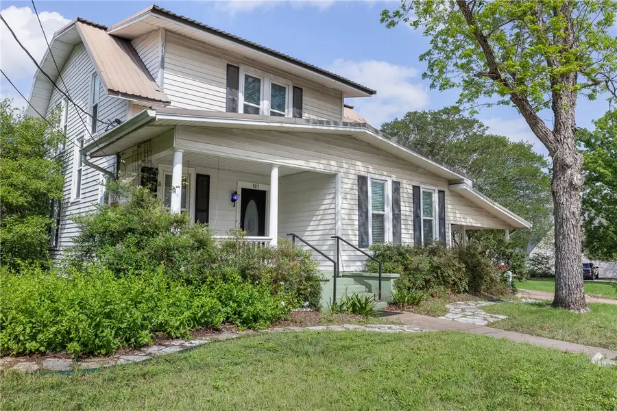 305 S Main Street, Caldwell, TX 77836 - #3