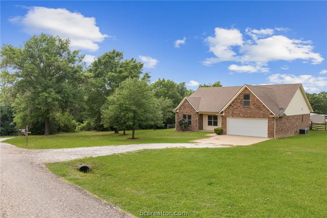 525 Oak Tree Lane, Franklin, TX 77856 - #1