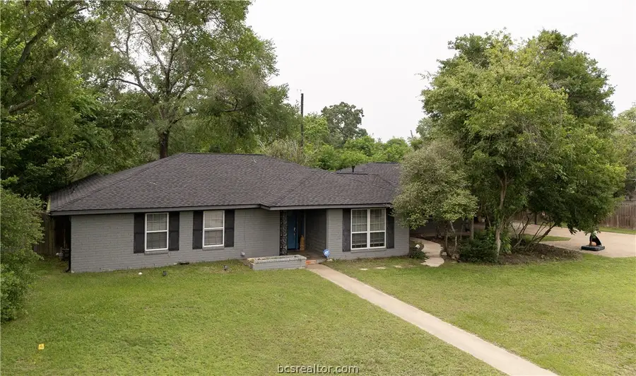 816 Tanglewood Drive, Bryan, TX 77802 - #2