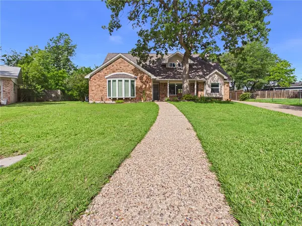 902 Briar Bend Court, Bryan, TX 77802