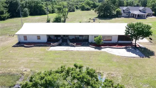 4442 Poteet Road, Normangee, TX 77871